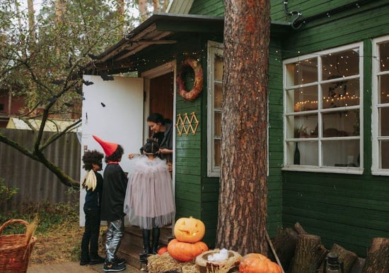 Charges laid against Winnipeg duo who gave edibles to trick-or-treaters as young as six