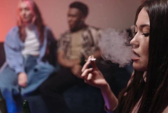 Rhode Island bill attempts to prevent Cannabis gatherings of more than three people